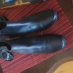 Clarks Black Leather Ankle Boot  Zip  Size 6.5 M  EUC Side Buckle Med Heel
